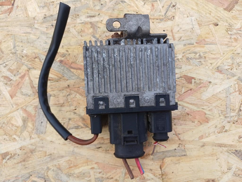 Audi A4 B7  (2004-2008) Hűtőventilátor Elektronika  3. kép
