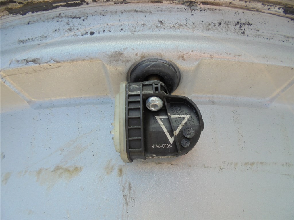 18-as Ford szenzoros alufelni jó állapotban eladó 6. kép