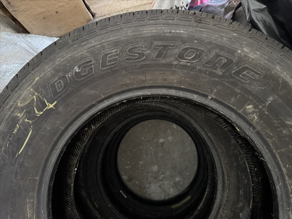  255/7018" használt Bridgestone négyévszakos gumi gumi 6. kép