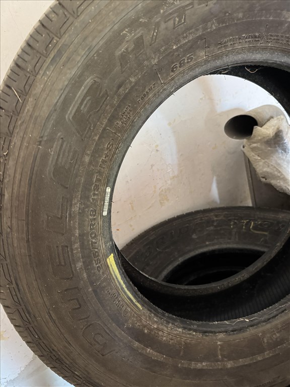  255/7018" használt Bridgestone négyévszakos gumi gumi 9. kép