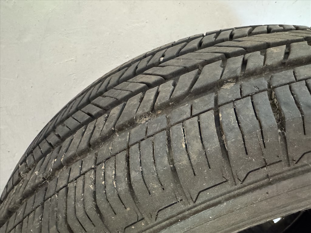  255/7018" használt Bridgestone négyévszakos gumi gumi 10. kép