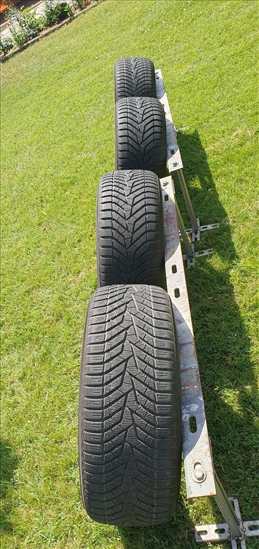  225/5018" használt Yokohama téli gumi gumi 2. kép