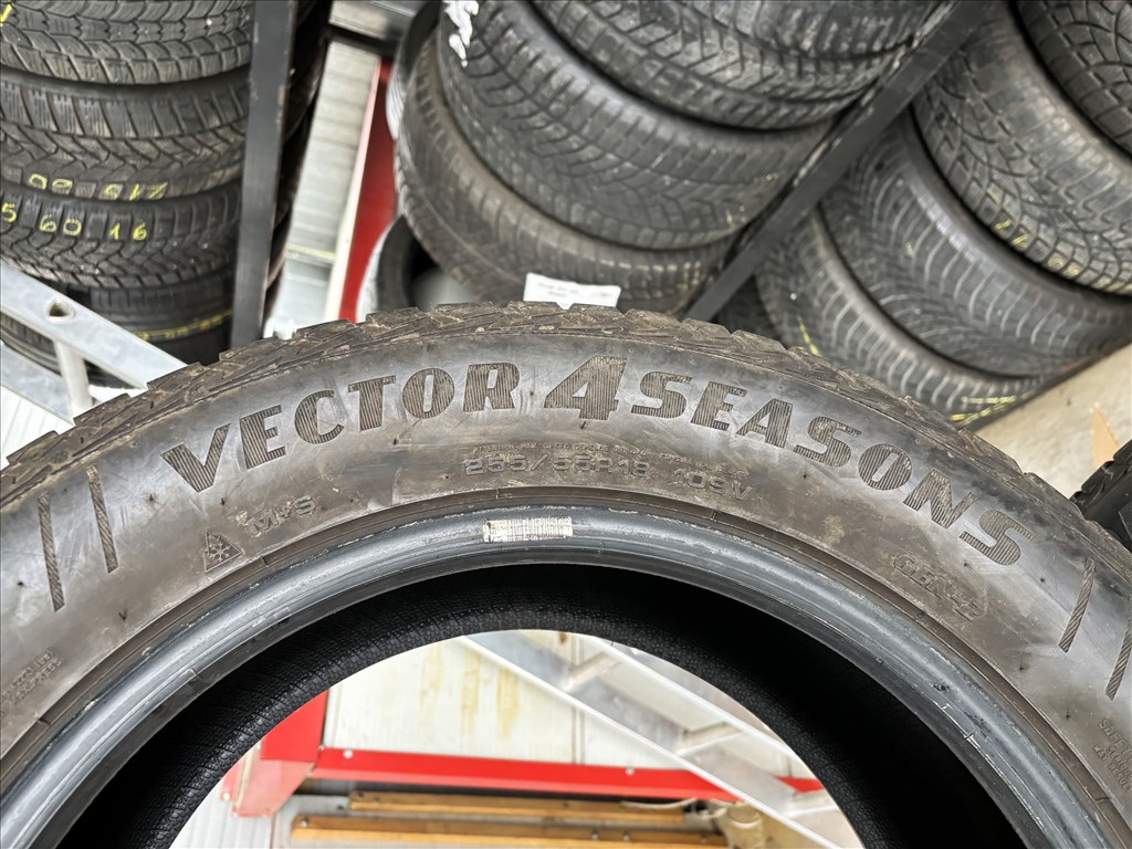 255/55 r18 Goodyear négyévszakos 2db gumi eladó 255/55r18 5. kép