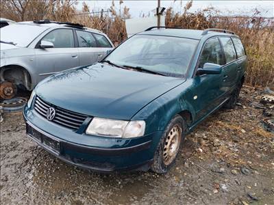 Volkswagen Passat B5 Variant 1.9 TDI gyári karosszéria elemek LB6G színben eladók lb6gb5 passat19tdi