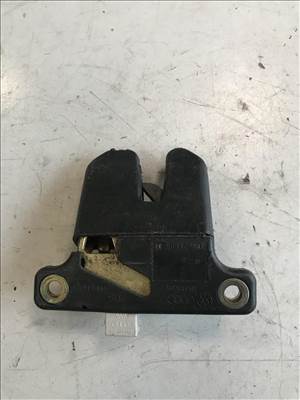 Audi A4 (B5 - 8D) csomagtér zár 8d5827505d