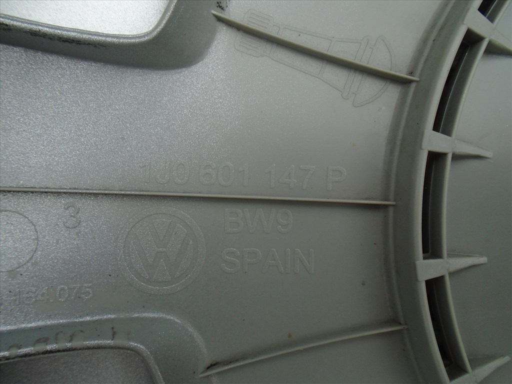 VW, Volkswagen 15" gyári dísztárcsa garnitúra 7. kép