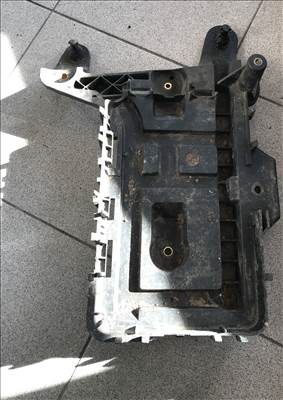 Volkswagen Golf V 1,6 BSE - akkumulátor tálca 1k0915333