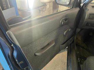 SUZUKI SWIFT II Ferdehátú (EA, MA) Bal első Ajtó Kárpit