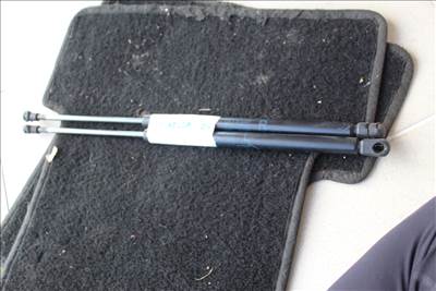 Toyota Corolla E12 2006  csomagtérajtó teleszkóp 6895002041