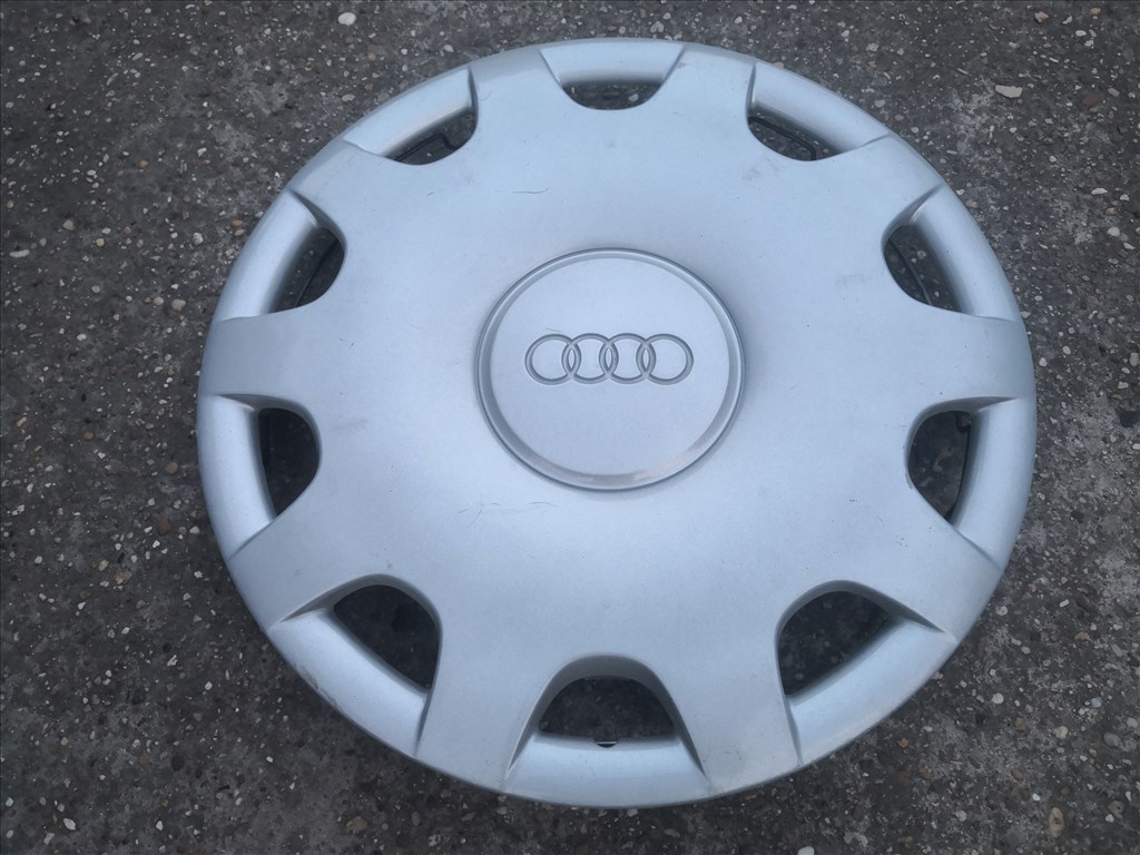Audi 15-ös gyári dísztárcsa 1db 1. kép