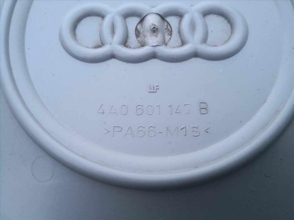 Audi 15-ös gyári dísztárcsa 1db 2. kép