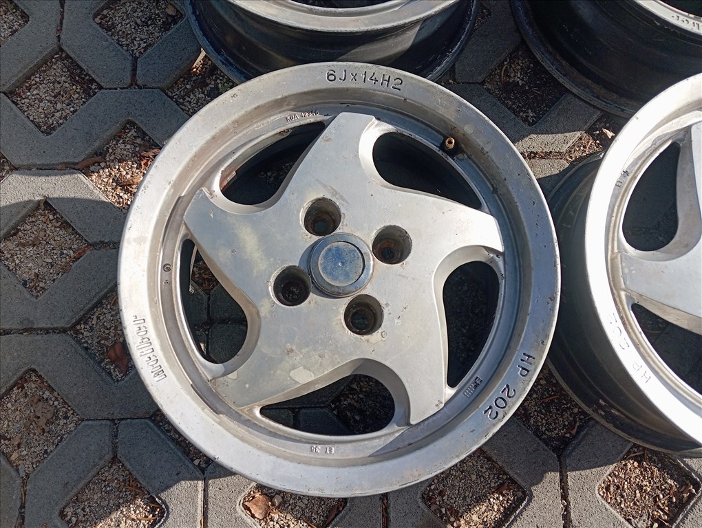14" Melber HP 202 Retro Alufelni garnitúra 4x100-as 6jx14 ET35 4. kép