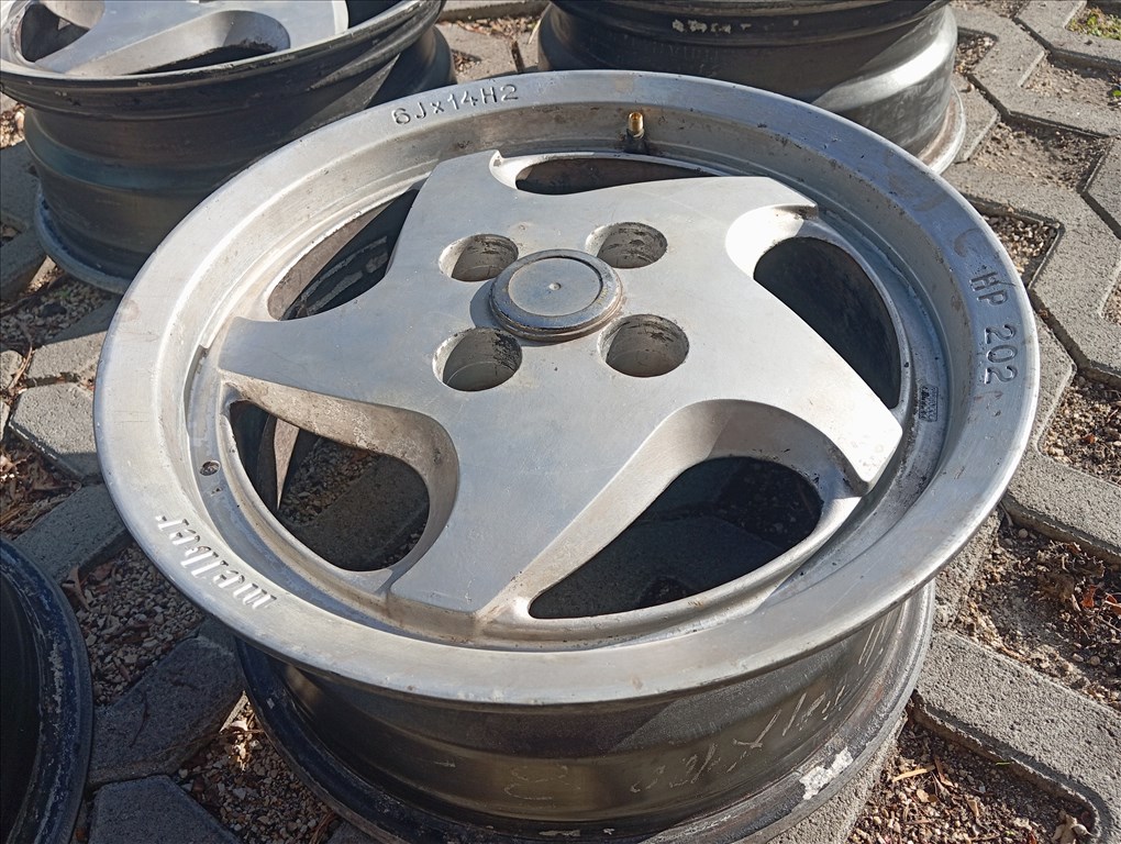 14" Melber HP 202 Retro Alufelni garnitúra 4x100-as 6jx14 ET35 8. kép