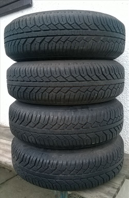 Eladó 4db 14-es 5x100 Octavia,Golf IV,Bora,Leon,A3,stb lemezfelni 175/80R14 új Semperit téli gumival 2. kép