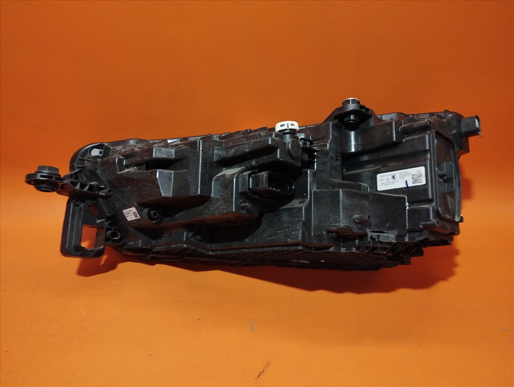 Skoda Scala jobb led lámpa 655941016 (S2.1F.80.1113R)a 3. kép