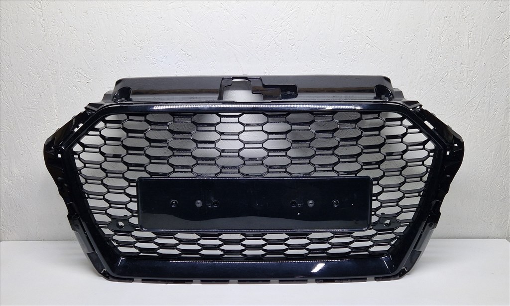 Audi A3 (8V) facelift lakkozott fekete RS stílusú hűtőrács 1. kép