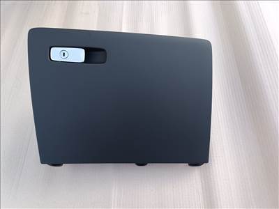 Audi Q3 (8U, 8UG)  kesztyűtartó 