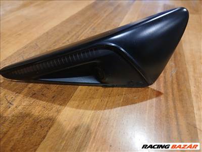 Tesla Model Y jobb oldali kamera  149586520d