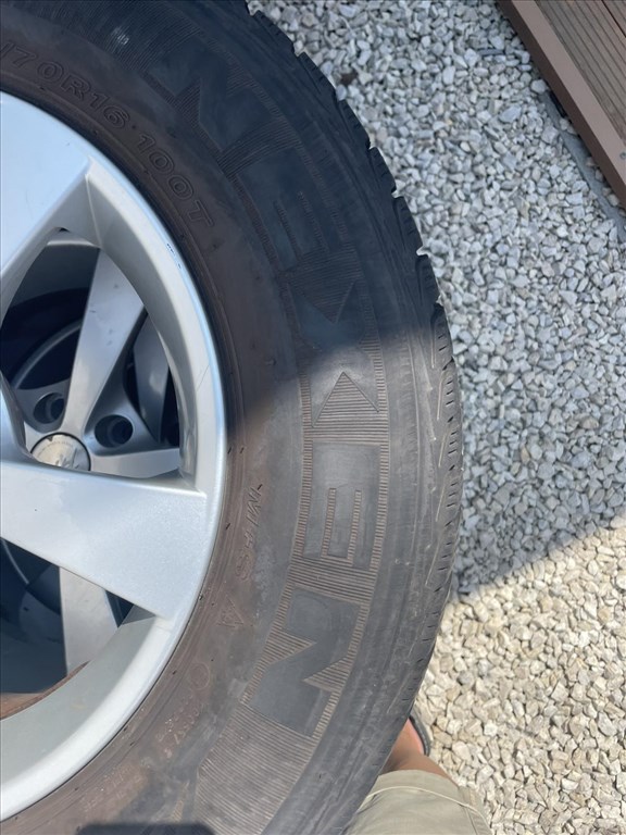 Kia Sportage  5x114.3 ET40 IUD Olasz alufelni, rajta 215/70R16  Nexen téli gumik 5. kép