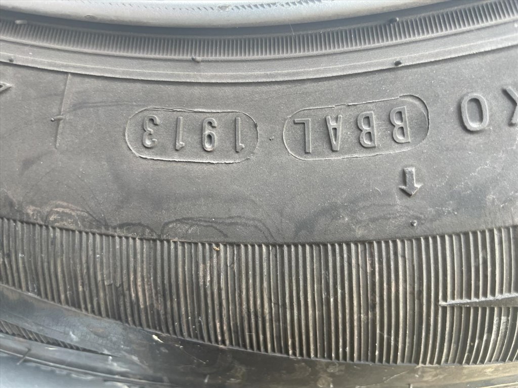 Kia Sportage  5x114.3 ET40 IUD Olasz alufelni, rajta 215/70R16  Nexen téli gumik 9. kép