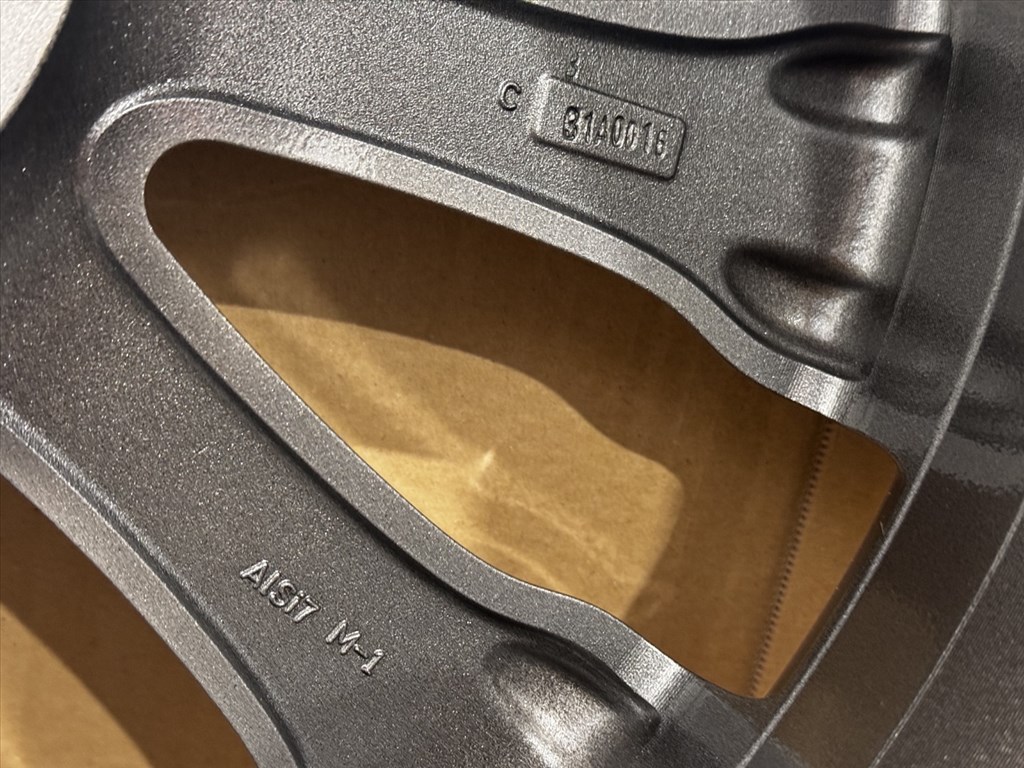 R20 Original Mercedes 8.5J ET62 - A1664013400 / A1664013400 1db alufelni felni 3. kép