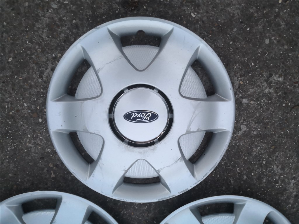 Ford 15-ös gyári dísztárcsa 3db 3. kép