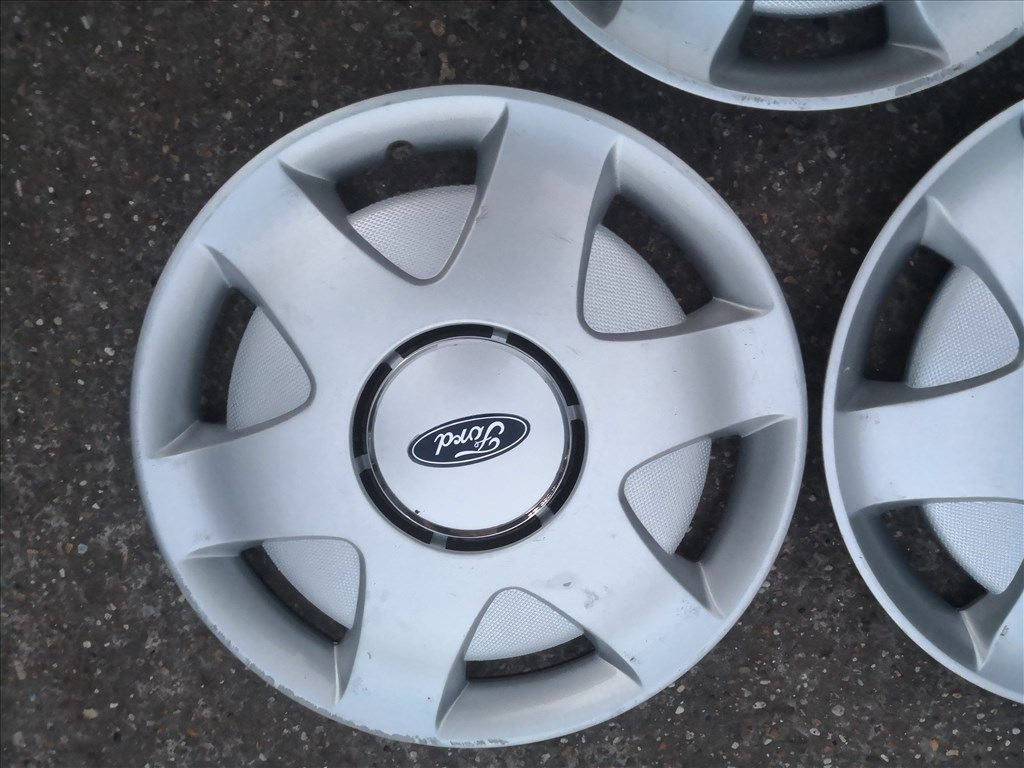 Ford 15-ös gyári dísztárcsa 3db 1. kép