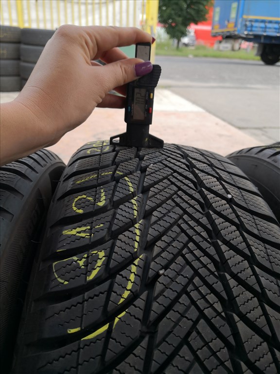 205/55 R19 Bridgestone téli gumi 120000ft a 4db/312/ 3. kép