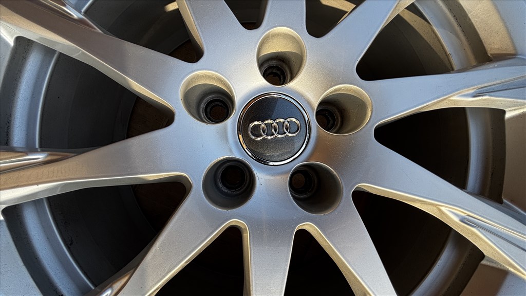  5x112 lyukosztású 7,5JJ 17" újszerű (gyári felni) alufelni 11. kép