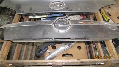 Opel Insignia A Csomagtér nyitó króm, mikrókapcsolóval