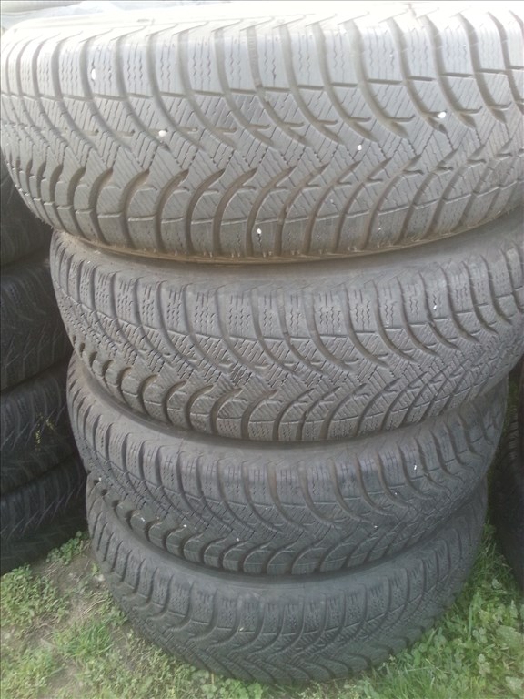  205/60R16 Goodyear Ultragrip9 használt téli gumi  1. kép
