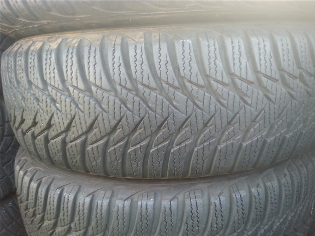  205/60R16 Goodyear Ultragrip9 használt téli gumi  3. kép