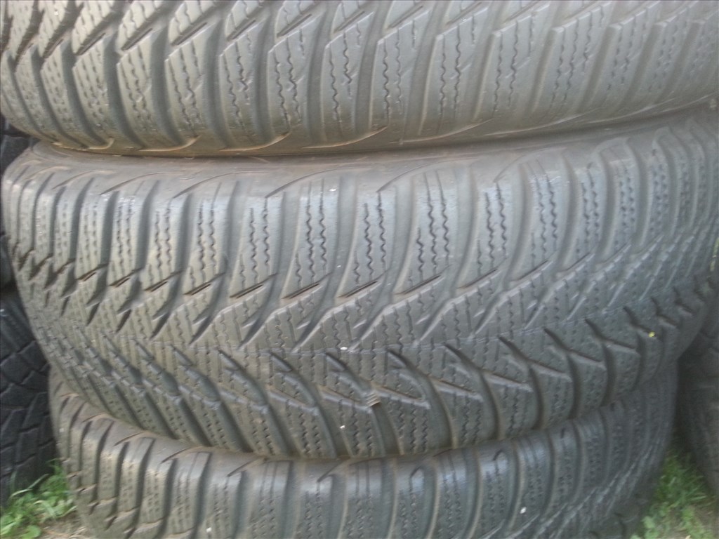  205/60R16 Goodyear Ultragrip9 használt téli gumi  4. kép