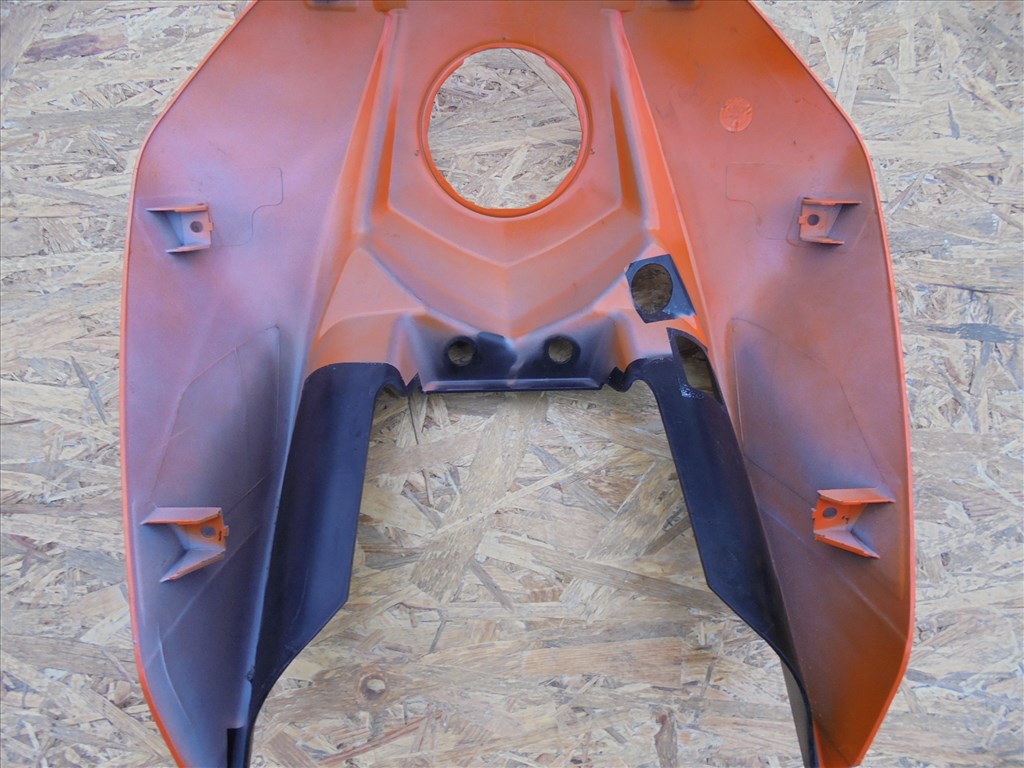 KTM Duke 125-390-ig tank idom jó állapotban eladó 10. kép