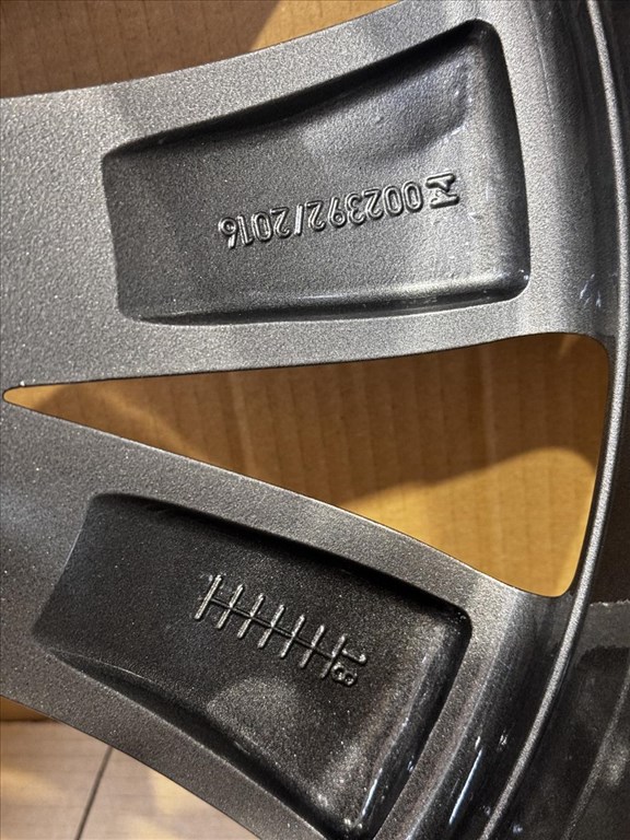 R20 Original Mercedes 9.5J ET50 - A2134014500 / A213 401 4500 1db felni alufelni 6. kép