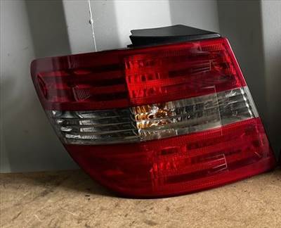 Mercedes B-osztály W245 bal hátsó lámpa a1698202564 A1698202564