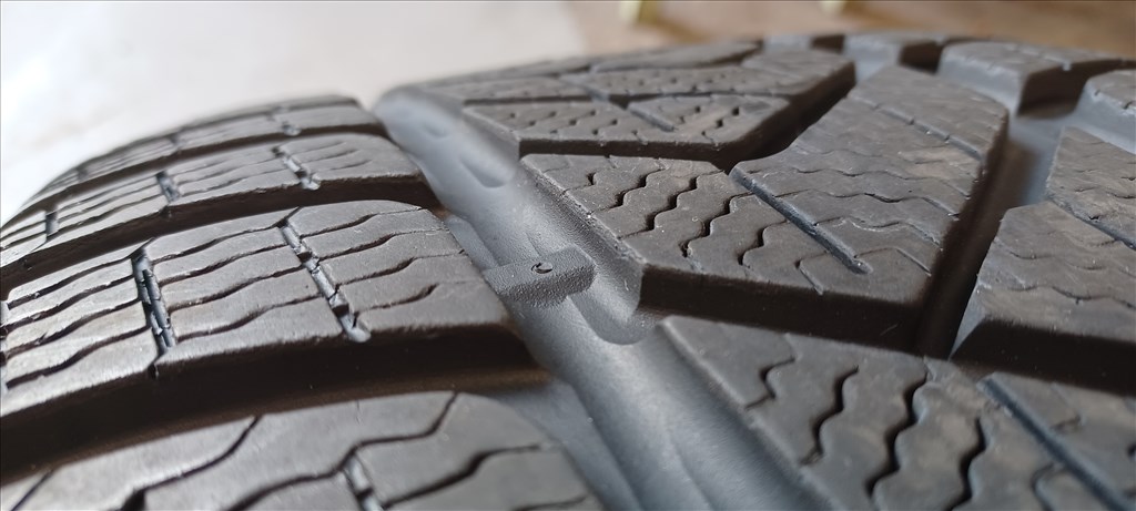 Pirelli Sottozero3 Winter MO 255/45 R19 téli gumik 2db 6. kép