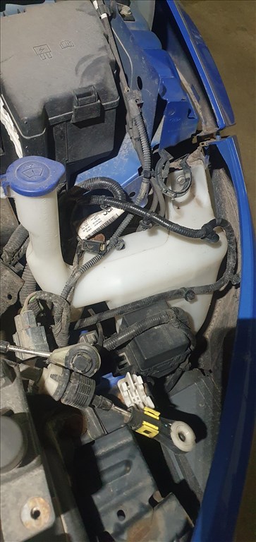 Ford Fiesta mk6 ablakmosó tartály  1. kép