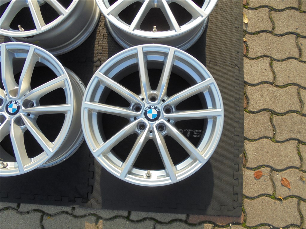  Mint az új 17-es BMW 3-as gyári szenzoros alufelni eladó  5. kép