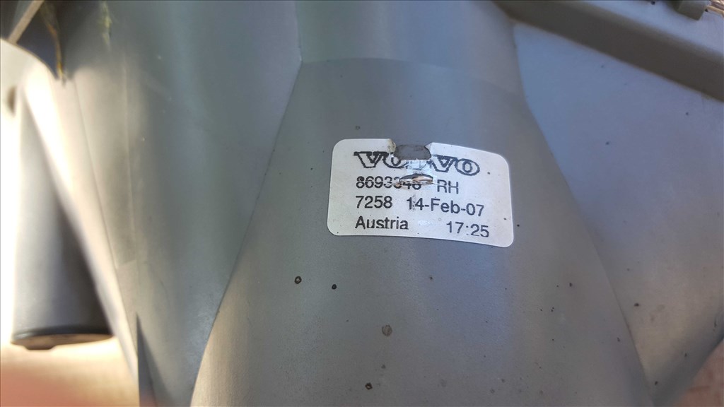 Volvo 8693348 V70 ködlámpa 4. kép