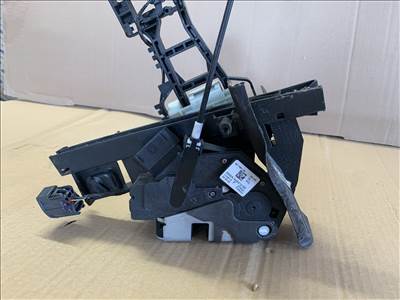 Ford Focus jobb hátsó ajtó zár bm5aa26412be