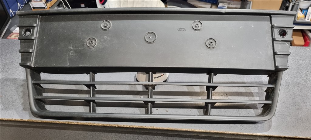 Ford Focus Mk3 LÖKHÁRÍTÓ RÁCS HŰTŐRÁCS  bm5117k945b 1. kép
