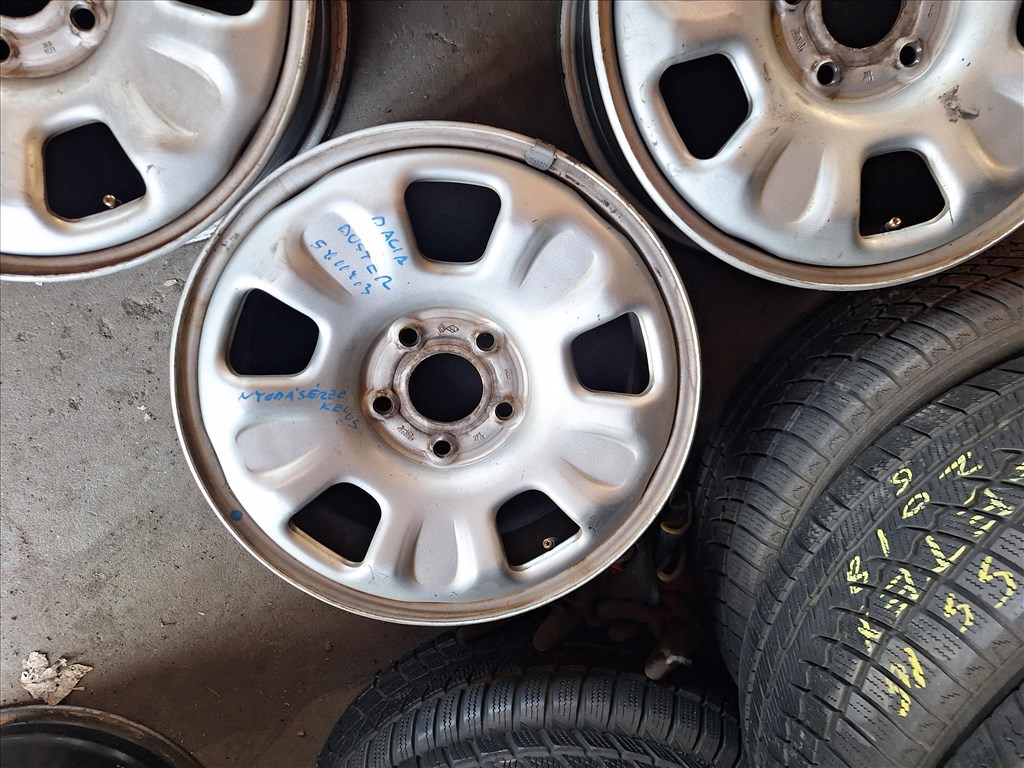  16" DACIA DUSTER lemezfelni nyomásérzékelővel 1. kép