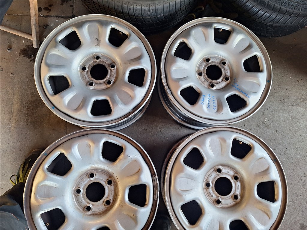  16" DACIA DUSTER lemezfelni nyomásérzékelővel 2. kép