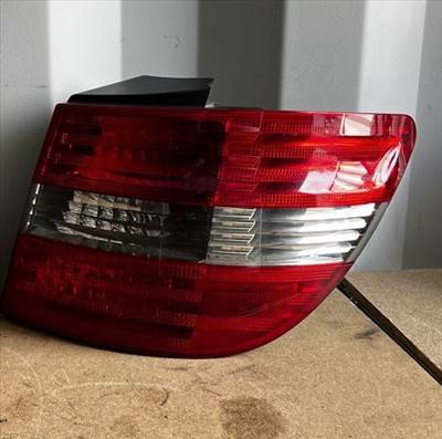 Mercedes B-osztály W245 jobb hátsó lámpa a1698202664 A1698202664