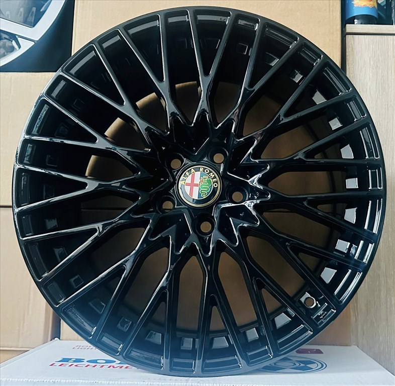  5x110 lyukosztású 18" új (gyári felni) alufelni 6. kép