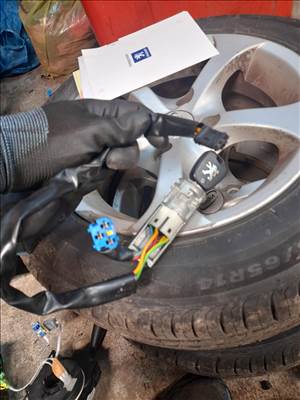 Peugeot 206 gyújtáskapcsoló 1.4hdi