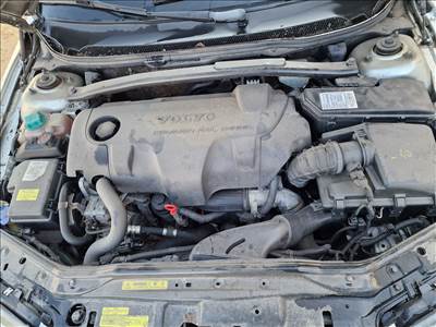 Volvo V70 2.4 D 2,4 d5 163 le MECHANIKUS VÁLTÓ KIVÁLLÓ MOTOR ELADÓ
