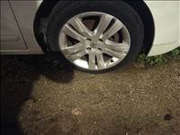  Gyári Peugeot 5x108 lyukosztású 17" használt alufelni, 215/50 használt nyári gumi 