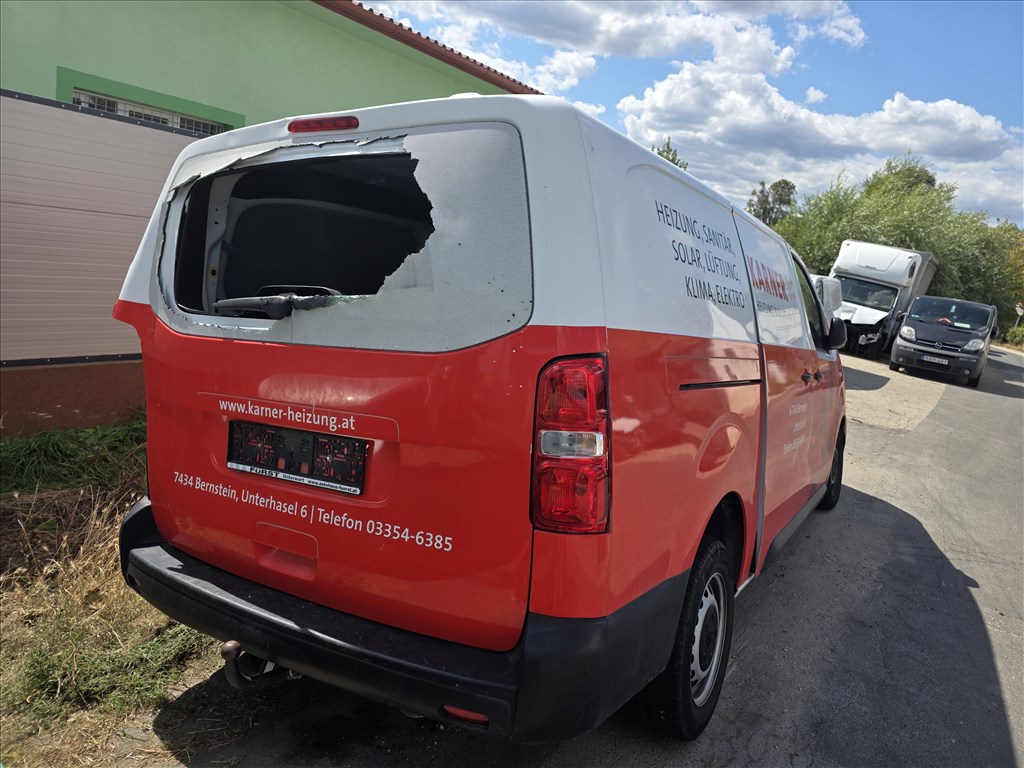 Toyota Proace II bontott alkatrészei 5. kép